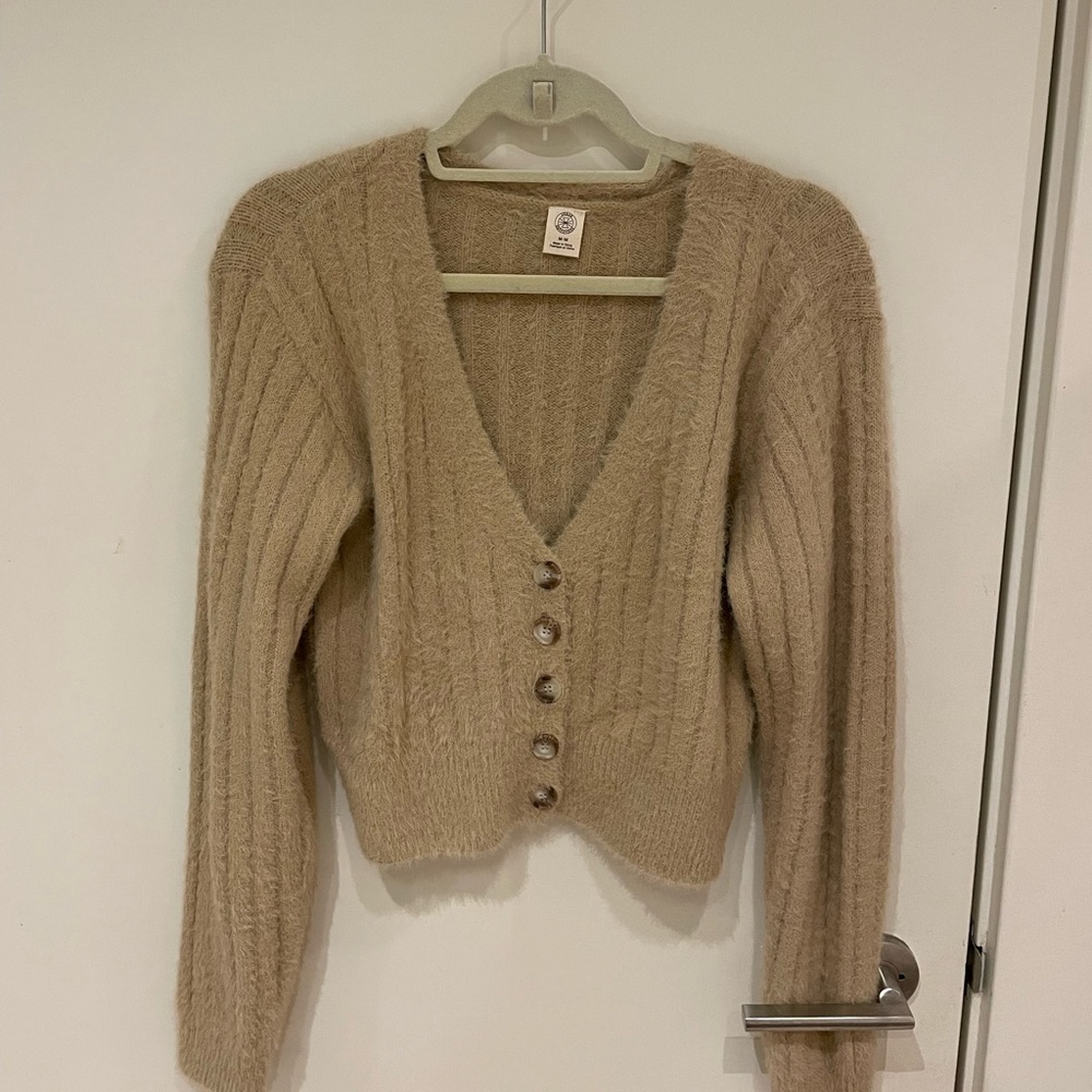 URBAN OUTFITTERS Fuzzy Cropped Sweater